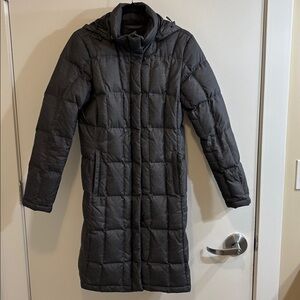 The North Face Women’s Metropolis 550 Hooded Down Parka Size S